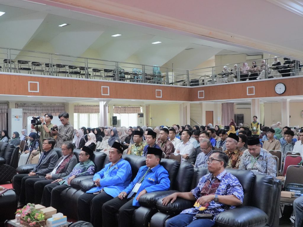 Suasana pembukaan.