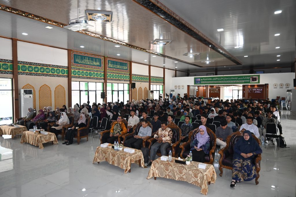 Suasana pembukaan.