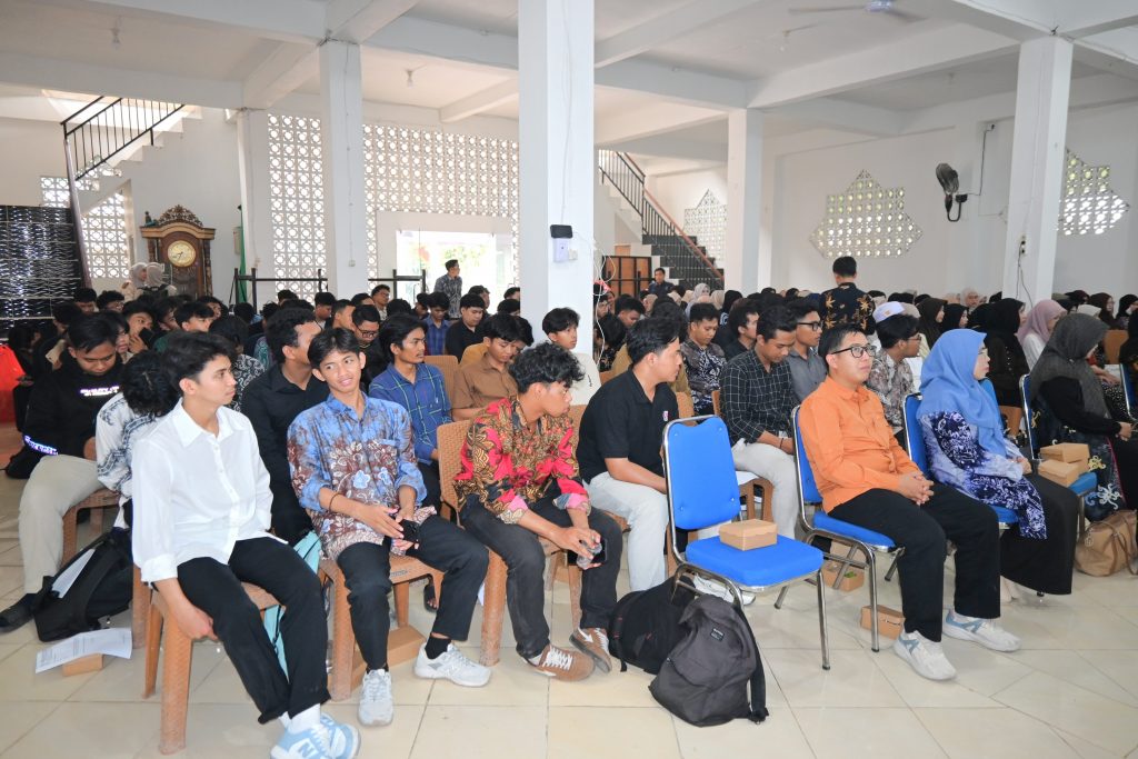 Suasana persiapan pembukaan.