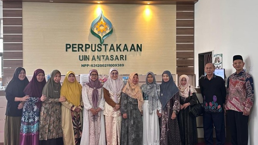 Tim Ikpensari saat berfoto bersama.