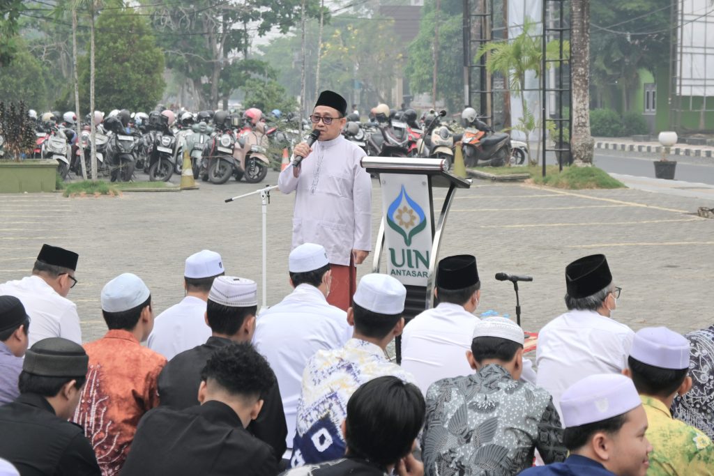 Wakil Rektor Dr. Muhdi, M.Ag. saat memberikan sambutan.
